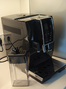 De'Longhi полностью автоматическая кофемашина ECAM350.55.B (1 фото из 3)