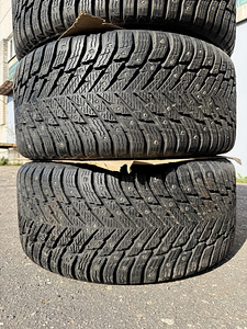 275/35/21 шипованные шины Nokian 9мм (как новые) (2 фото из 3)