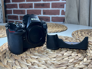 Nikon Z8 kaamera (3 foto / 8)