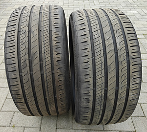 235/35/R19 шины (2 фото из 4)