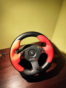 Logitech WingMan Formula Force GP руль + педали протестированы (3 фото из 5)