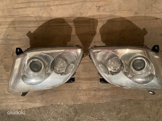 Блок- фары Toyota