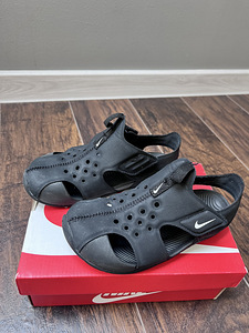 Laste Nike jalanõud (1 foto / 3)