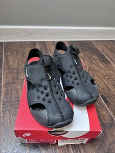 Laste Nike jalanõud (2 foto / 3)