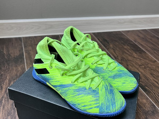Футбольные бутсы Adidas