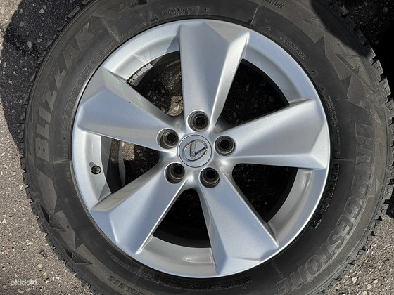 17" оригинальные диски Lexus NX 5x114,3 + зимние шины 7-8мм