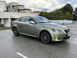 Lexus IS 250 (2 фото из 10)