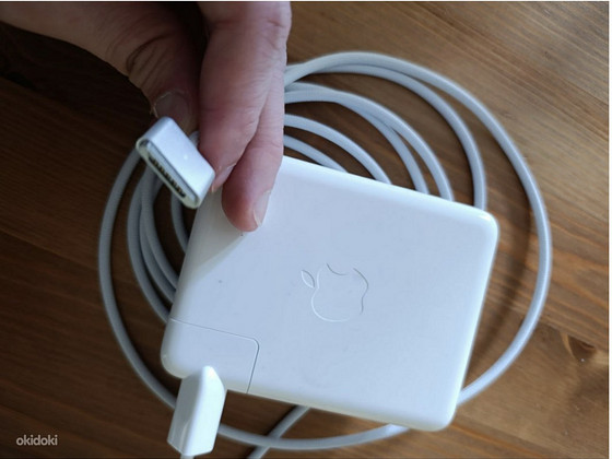 Apple charger magsafe3 + Apple 140W USB-C Power Adapter.