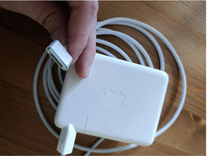 Зарядное устройство Apple MagSafe3 + адаптер питания Apple 140W USB-C. (1 фото из 1)