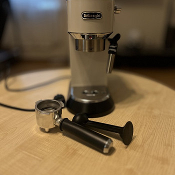 De’Longhi Dedica EC685 kohvimasin