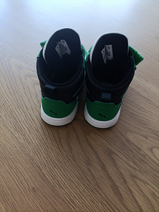 Детские кроссовки Puma (1 фото из 3)