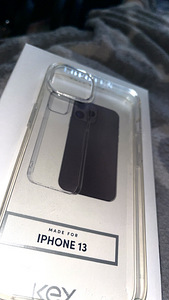Чехол на iPhone 13 (2 фото из 6)