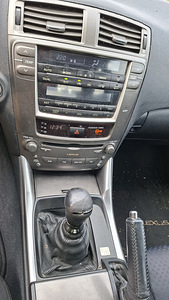 Lexus IS 220 (12 фото из 12)