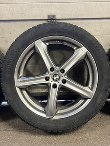 Зимние шины BMW (3 фото из 3)