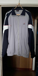 КУРТОЧКА XXXL (1 фото из 3)