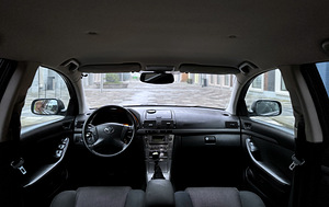 TOYOTA AVENSIS / FACELIFT / TO 05.2026 (9 фото из 15)