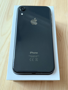 iPhone XR (2 foto / 3)