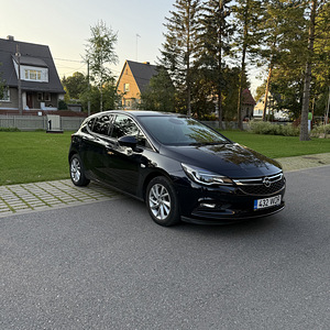 Opel Astra 1.4 110 kW (1 foto / 12)
