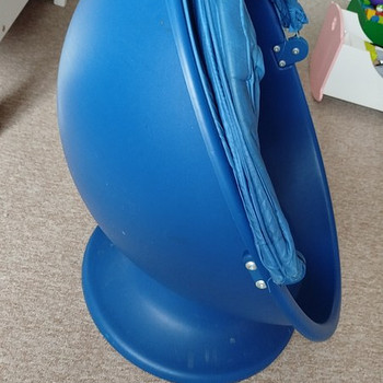 Laste IKEA pöörlev tugitool