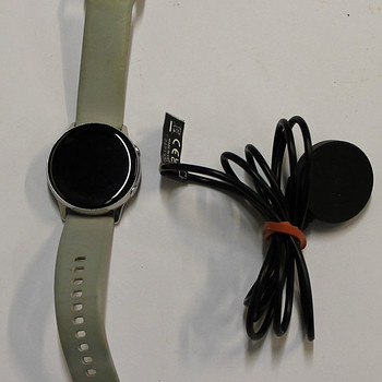 Nutikellad Samsung Galaxy watch Active (SM-R500) + laadija
