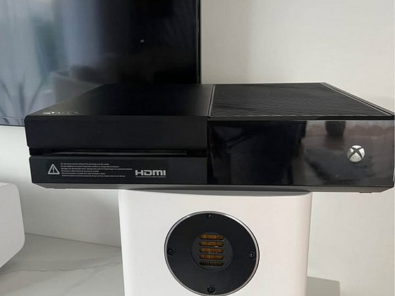 Продается Xbox One
