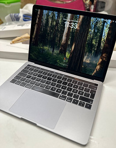 Apple MacBook Pro 13” (2019) 256GB, RAM 8GB (1 foto / 8)