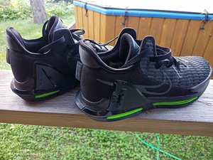 Korvpallijalats Nike LeBron Witness VI suurus 44,5 (3 foto / 10)