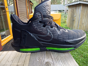 Korvpallijalats Nike LeBron Witness VI suurus 44,5 (6 foto / 10)