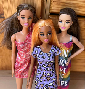 Barbie Fashionistas nukkude komplekt (1 foto / 3)