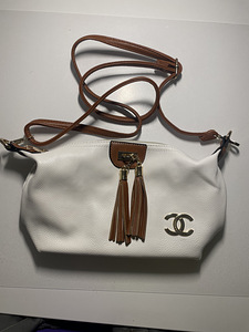 Сумка Chanel (1 фото из 4)