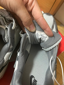 Кроссовки nike (2 фото из 2)