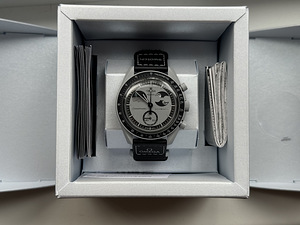 Swatch X Omega Moonwatch Mission to the Moon (2 фото из 4)