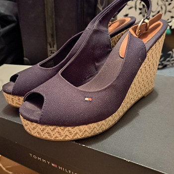 Платформа Tommy Hilfiger
