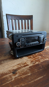 Originaal volkswagen raadio (Polo 6r) (2 foto / 4)