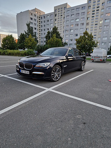 BMW 740 (1 фото из 15)