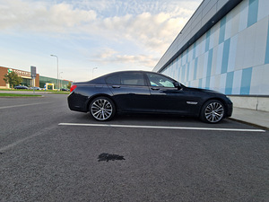 BMW 740 (4 фото из 15)