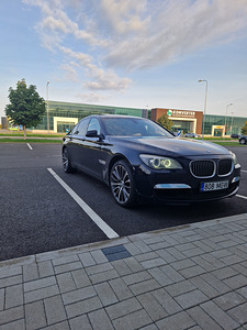 BMW 740 (6 фото из 15)