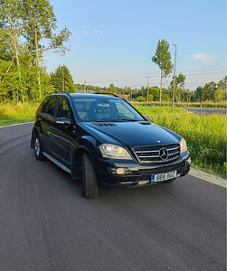 Mercedes Benz ML320 Luxury (2 foto / 7)