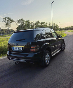 Mercedes Benz ML320 Luxury (3 foto / 7)
