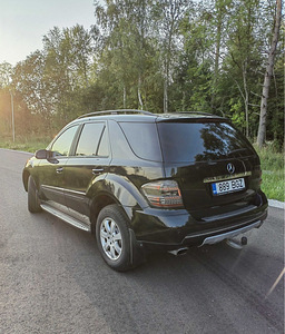 Mercedes Benz ML320 Luxury (4 foto / 7)