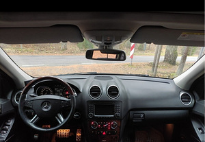 Mercedes Benz ML320 Luxury (5 foto / 7)