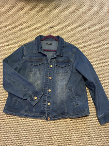 Джинсовая куртка L/XL (6 фото из 6)
