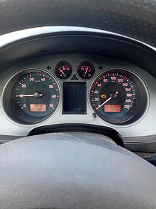 SEAT CORDOBA 2006 1,4 55kw (8 foto / 12)