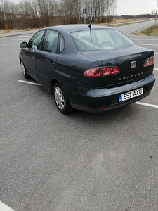 SEAT CORDOBA 2006 1,4 55kw (11 foto / 12)