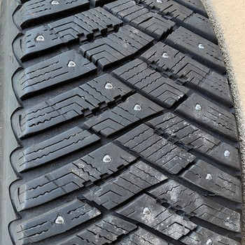 Naastrehvid 205/50/17 Good Year Ultragrip Ice Arctic 7,5-8mm