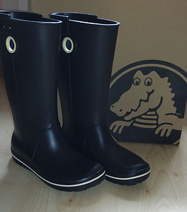 Crocs сапоги размеры W7 б/у (1 фото из 1)
