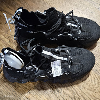 Кроссовки 39-40