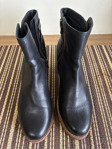 Naiste poolsaapad firma Clarks nr 41 (2 foto / 2)