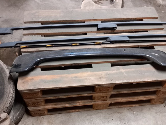 Müüa volvo v70 kuni 2000a taga luugi tiib ja katuseraamid
