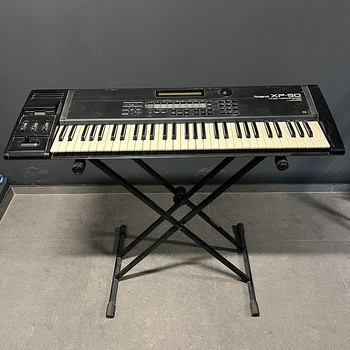 Süntesaator Roland XP-50, heas korras